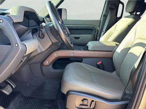 Used 2023 Land Rover Defender 110 X image 10