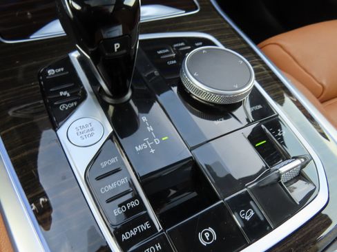 Used 2019 BMW X5 xDrive40i w/ Executive Package image 27