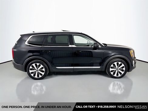 Used 2021 Kia Telluride EX w/ EX Premium Package image 4