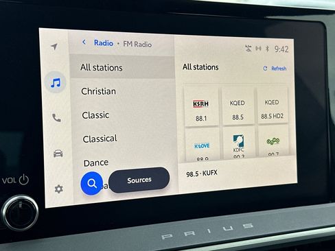 Used 2023 Toyota Prius LE image 19