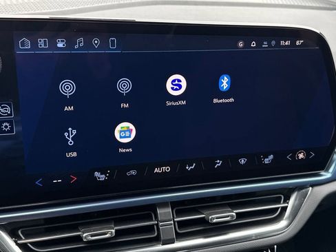 New 2026 Chevrolet Equinox EV LT image 18