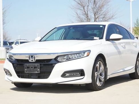 Used 2018 Honda Accord EX image 3