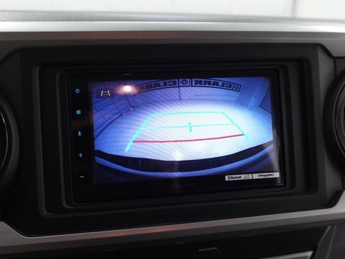 Used 2019 Toyota Tacoma SR5 RWD image 18