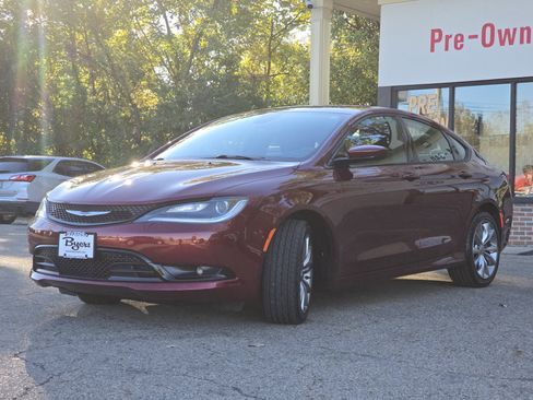 Used 2016 Chrysler 200 S image 3