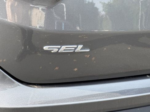 Used 2022 Ford Edge SEL image 32