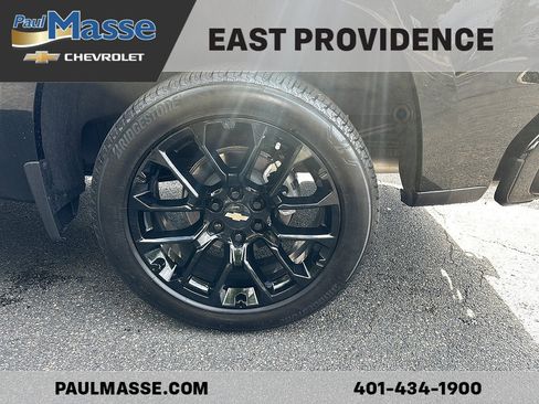 Used 2025 Chevrolet Silverado 1500 High Country w/ High Country Premium Package AWD/4WD image 8