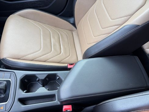 Used 2019 Volkswagen Jetta SEL Premium image 14