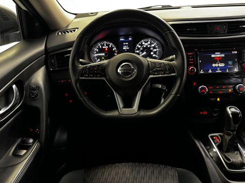 Used 2020 Nissan Rogue S FWD image 13