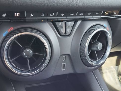 Used 2025 Chevrolet Blazer LT AWD/4WD image 15