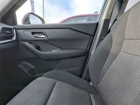 Used 2024 Nissan Rogue SV image 24