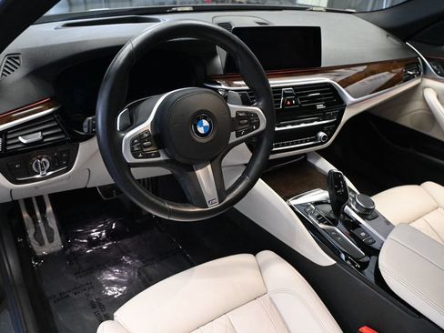 Used 2019 BMW 540i w/ M Sport Package RWD image 9