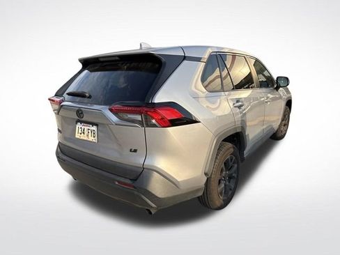 Used 2022 Toyota RAV4 LE FWD image 7