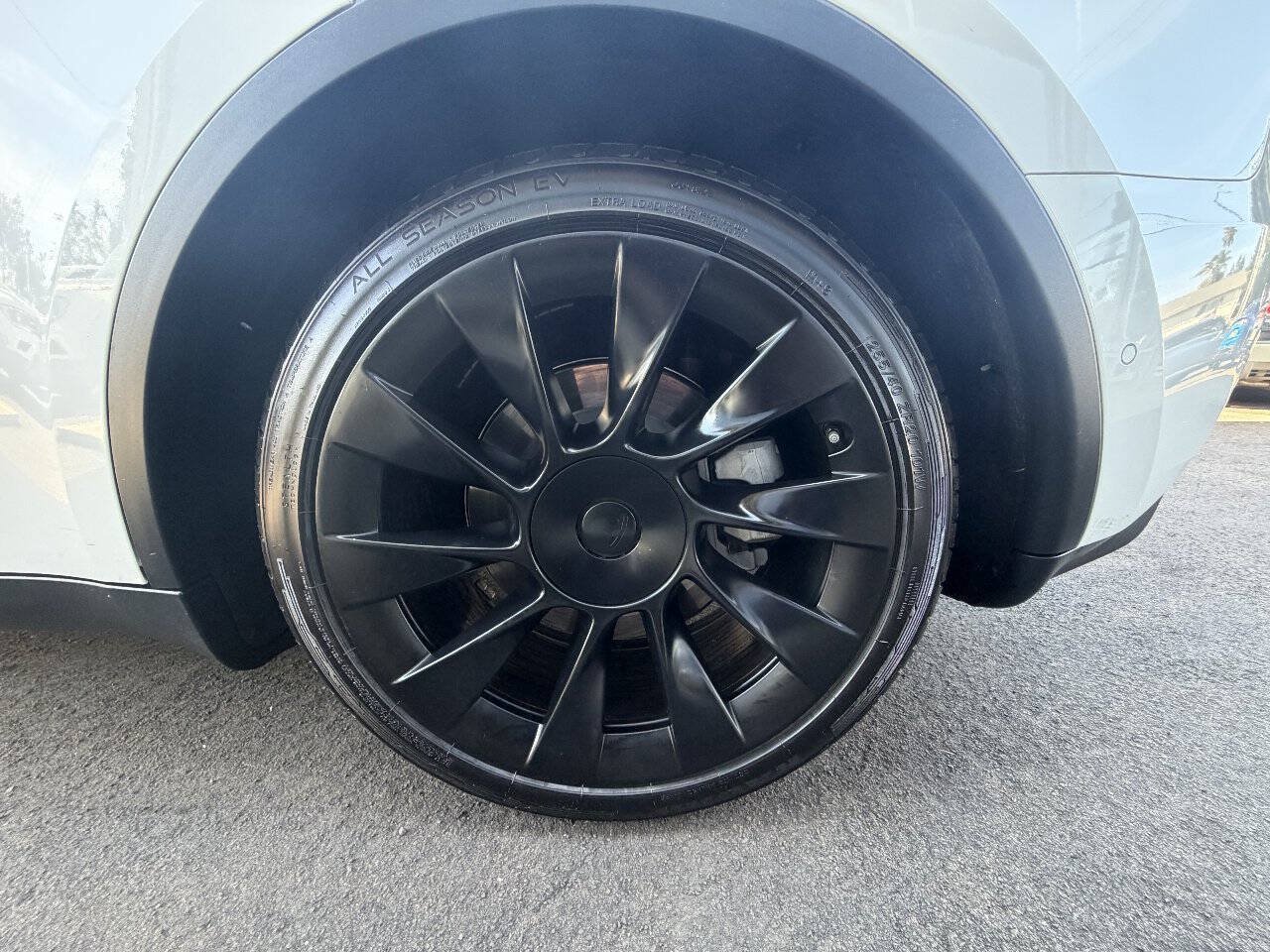 Used 2021 Tesla Model Y Long Range AWD/4WD image 9