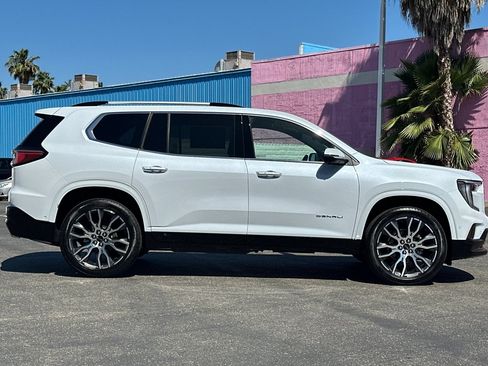 New 2026 GMC Acadia Denali Ultimate AWD/4WD image 3