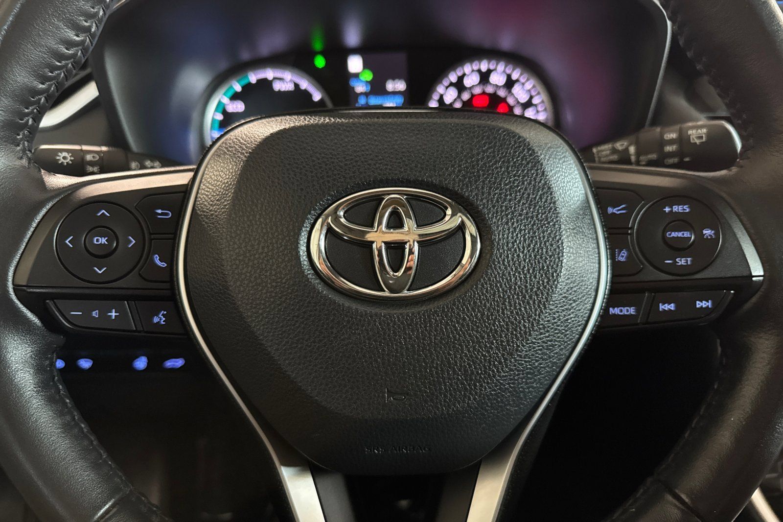 Used 2022 Toyota RAV4 XLE Premium AWD/4WD image 24