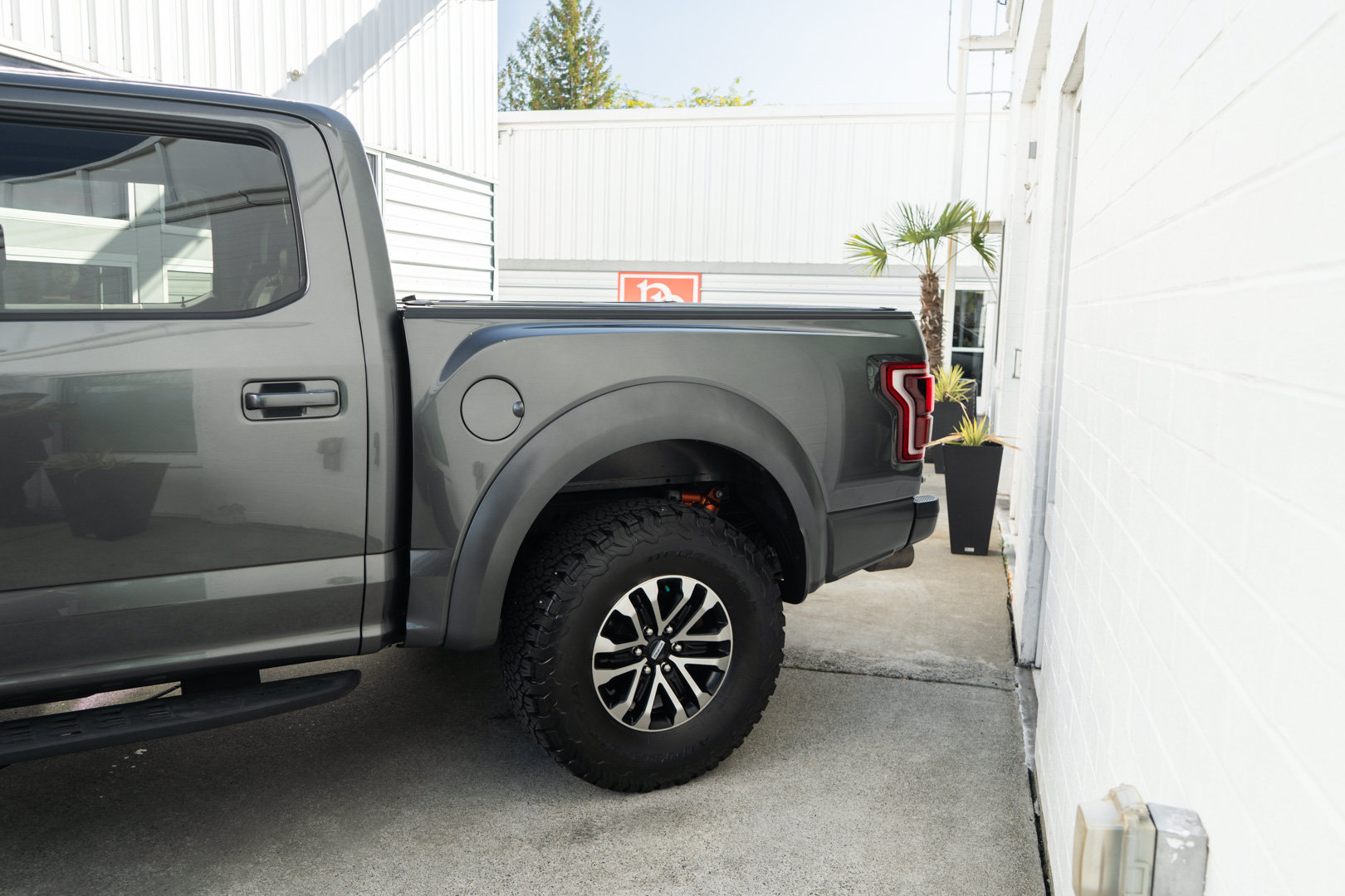 Used 2019 Ford F150 Raptor w/ Equipment Group 802A Luxury AWD/4WD image 5