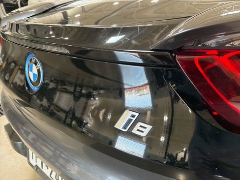 Used 2019 BMW i8 Roadster AWD/4WD image 6