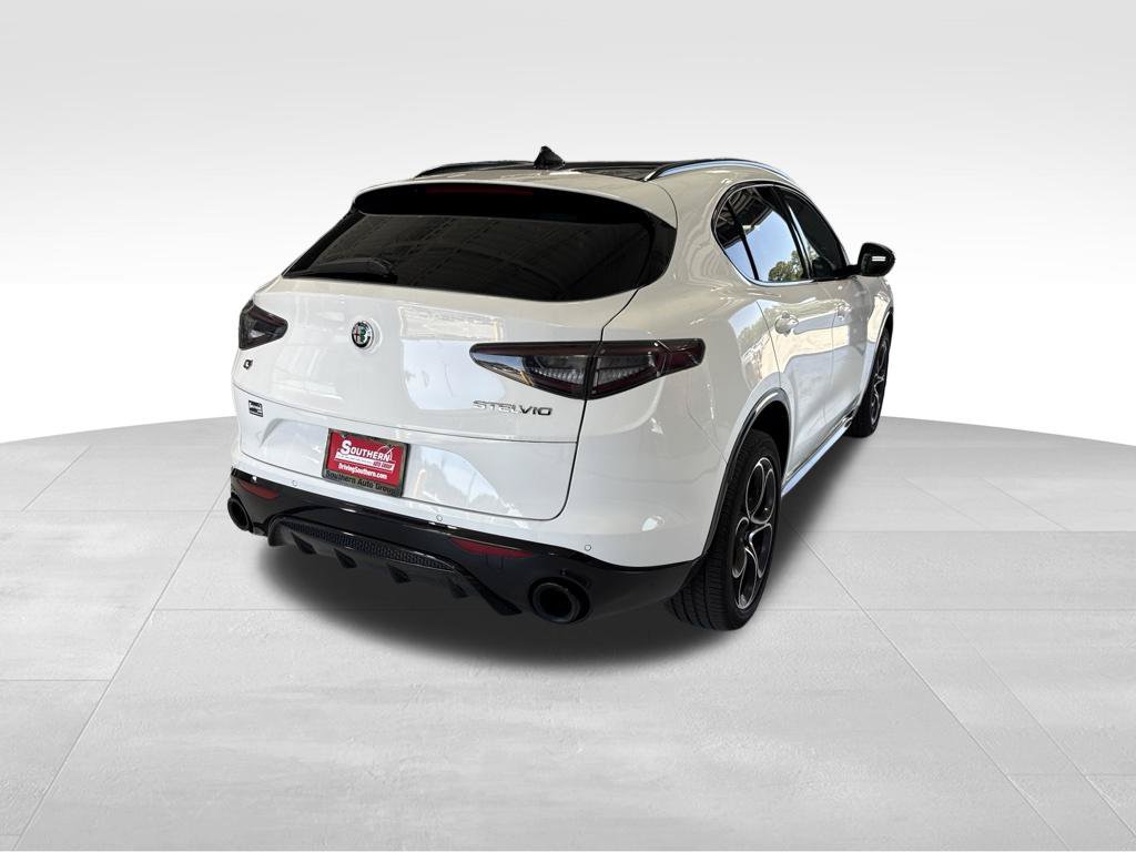 Used 2024 Alfa Romeo Stelvio Veloce AWD/4WD image 8