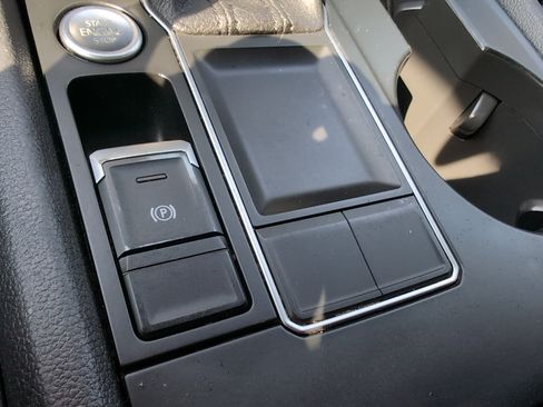 Used 2019 Volkswagen Atlas SE w/ Panoramic Sunroof Package FWD image 38