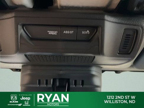 New 2025 Jeep Gladiator Rubicon w/ Convenience Group AWD/4WD image 39