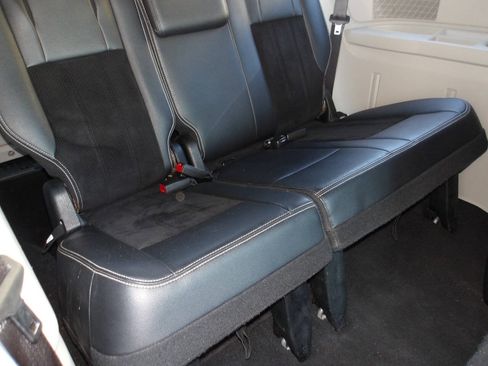 Used 2017 Dodge Grand Caravan SXT FWD image 7
