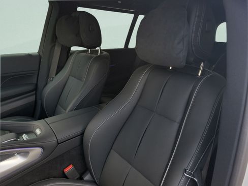 New 2026 Mercedes-Benz GLS 580 4MATIC image 19
