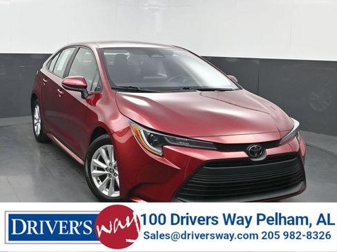 Used 2023 Toyota Corolla LE w/ LE Convenience Package FWD image 1