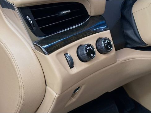 Used 2019 Cadillac Escalade Platinum image 12