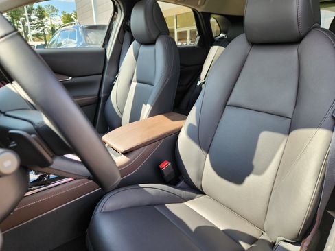 Certified 2025 MAZDA CX-30 AWD 2.5 S w/ Premium Package image 7