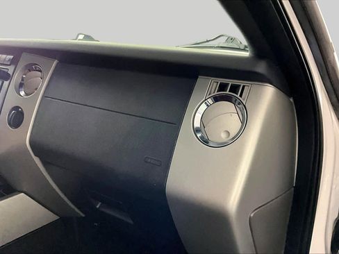 Used 2013 Ford Expedition King Ranch RWD image 18