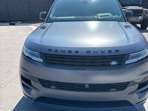 Used 2025 Land Rover Range Rover Sport Dynamic SE AWD/4WD image 6