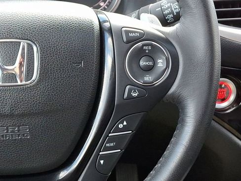 Certified 2017 Honda Pilot Touring image 22