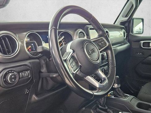 Used 2021 Jeep Gladiator Overland image 9