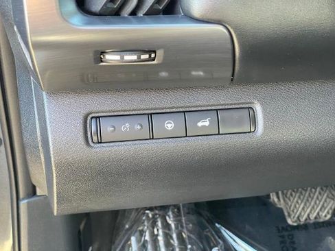 Certified 2023 Nissan Pathfinder SL w/ Lighting Package (N92) image 15