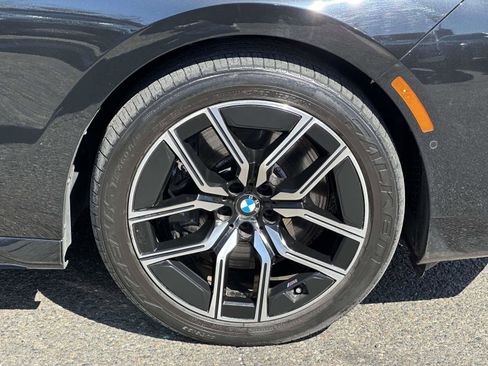 Used 2023 BMW 760i xDrive w/ Executive Package image 10
