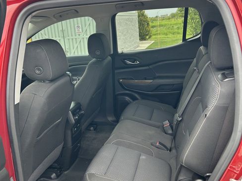 Used 2023 GMC Acadia SLE w/ Driver Convenience Package FWD image 18