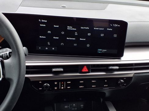 Used 2025 Kia Sorento LX image 16