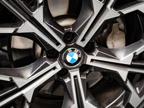 Used 2025 BMW 330i xDrive Sedan image 8