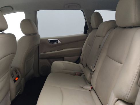 Used 2017 Nissan Pathfinder S FWD image 18