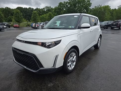 Certified 2024 Kia Soul LX w/ Option Group 015 FWD image 3