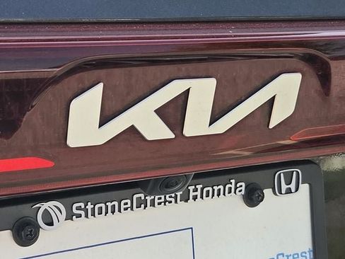 Used 2024 Kia Carnival LX FWD image 46