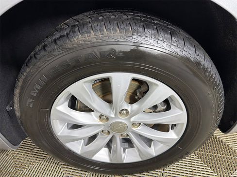 Used 2018 Chrysler Pacifica Touring-L image 19