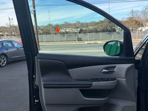 Used 2016 Honda Odyssey SE image 10