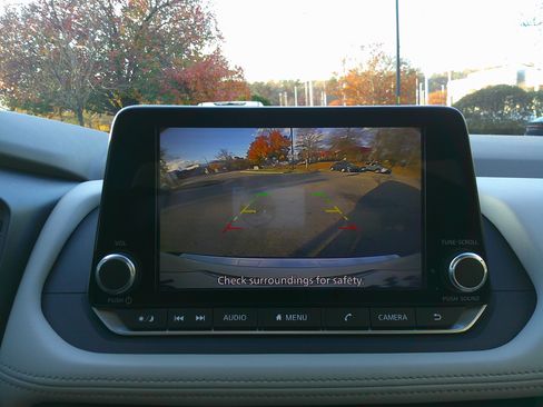 Used 2023 Nissan Rogue SV image 26