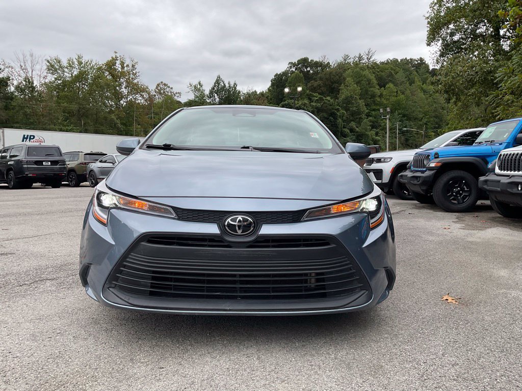Used 2026 Toyota Corolla LE FWD image 2