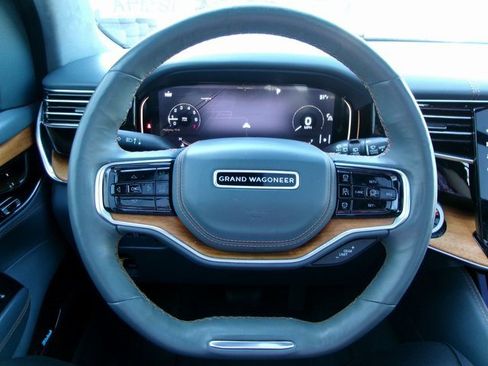 Used 2022 Jeep Grand Wagoneer Series II w/ Convenience Group III image 10