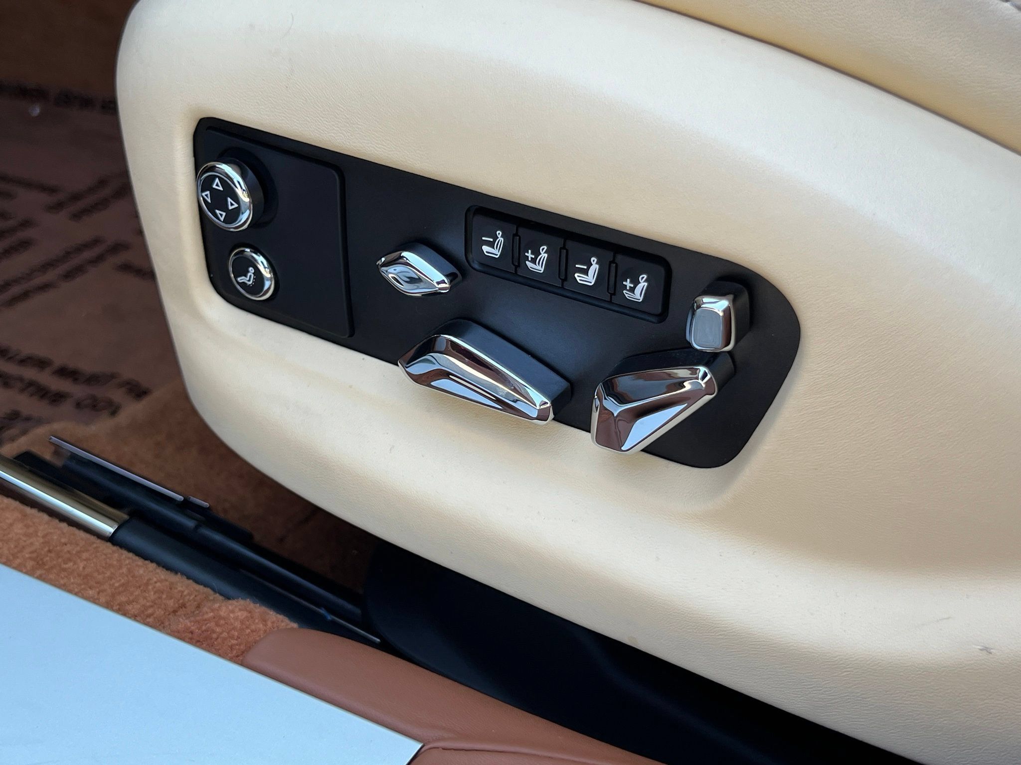 Used 2023 Bentley Flying Spur W12 AWD/4WD image 37