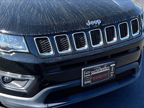 Used 2018 Jeep Compass Latitude w/ Cold Weather Group AWD/4WD image 33
