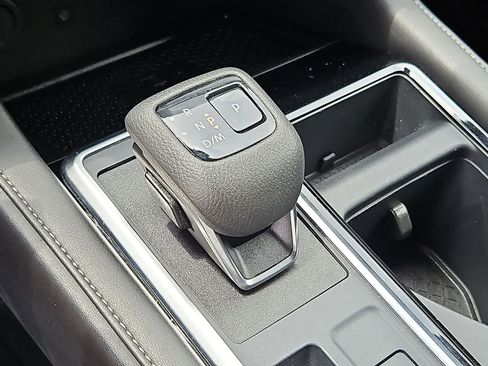 Used 2025 Nissan Pathfinder SL AWD/4WD image 22
