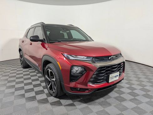 Used 2022 Chevrolet TrailBlazer RS w/ Sun and Liftgate Package FWD image 1